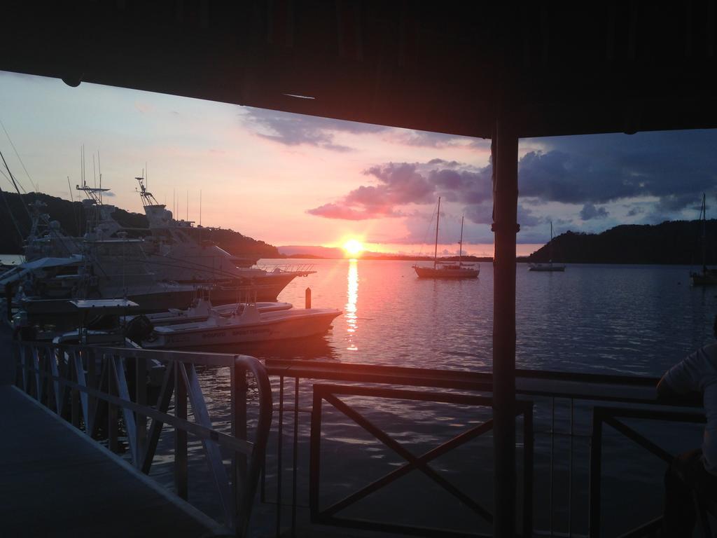 Fish Hook Marina Hotel Гольфито Экстерьер фото