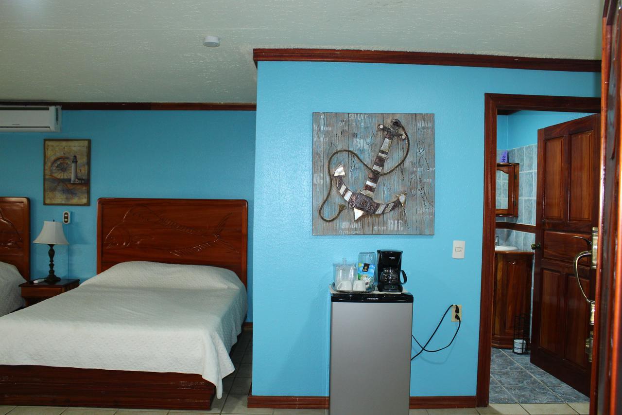 Fish Hook Marina Hotel Гольфито Экстерьер фото